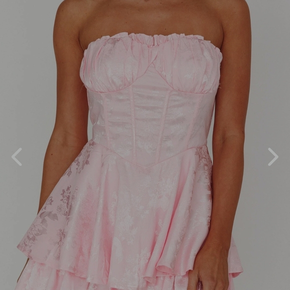 Pink Strapless Ruffled Romper - Picture 4 of 6